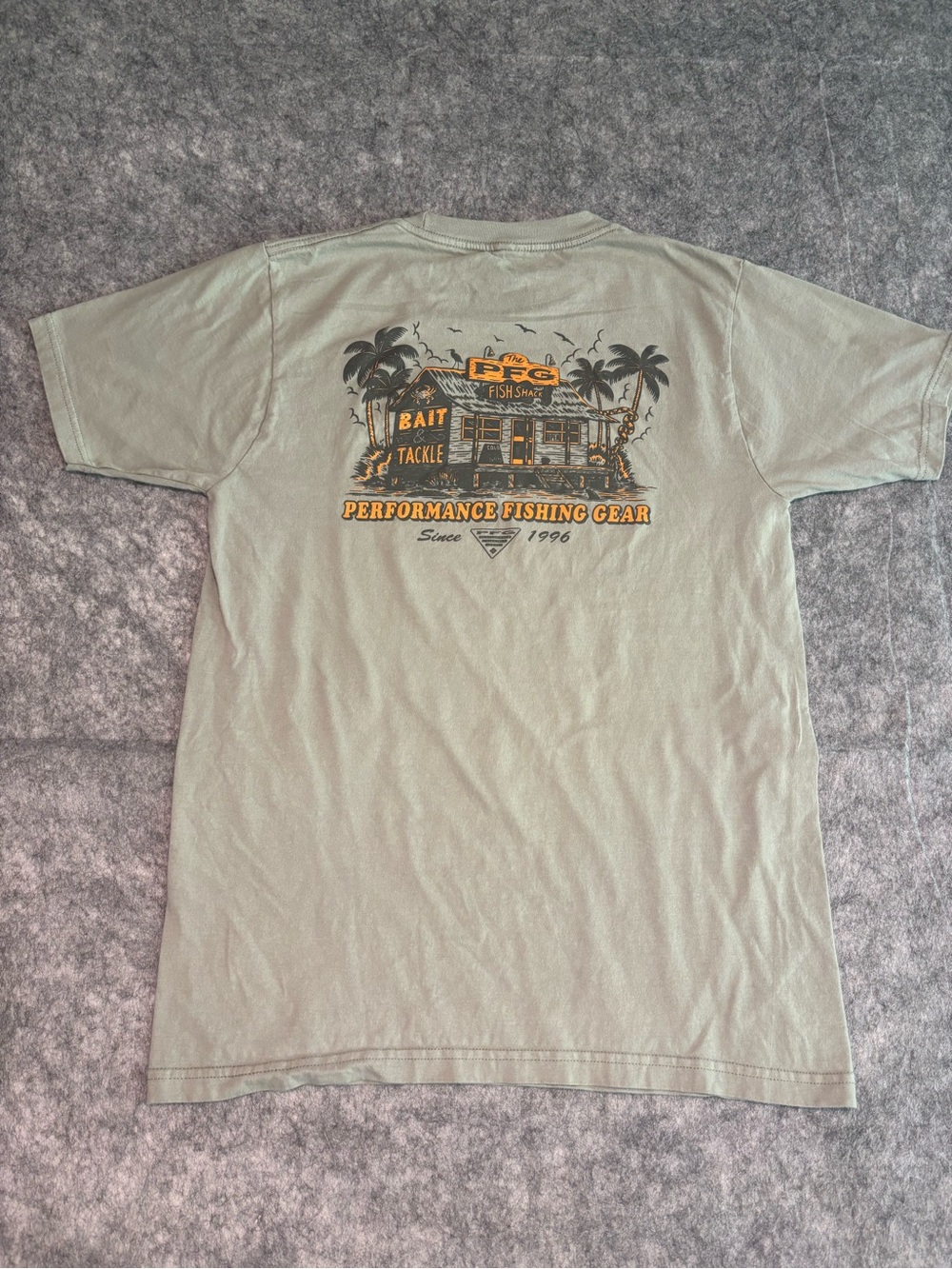 Columbia Olive Fishing Tee Size Small